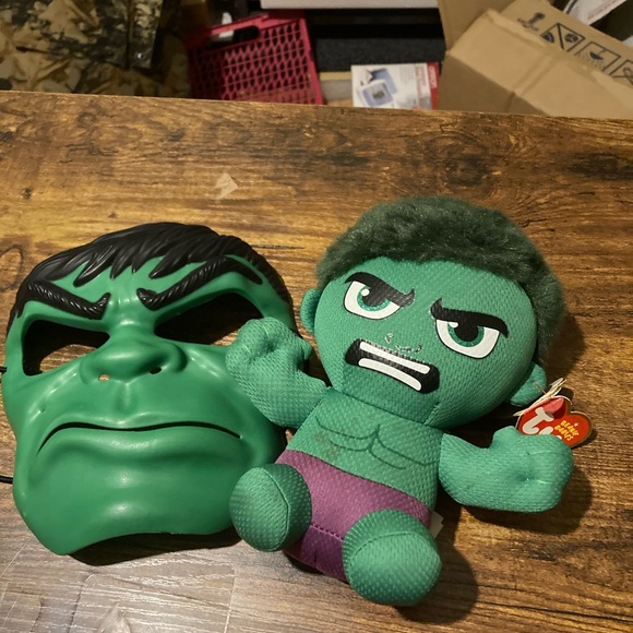 Marvel Hulk mask and beanie baby Hulk - Picture 9 of 9